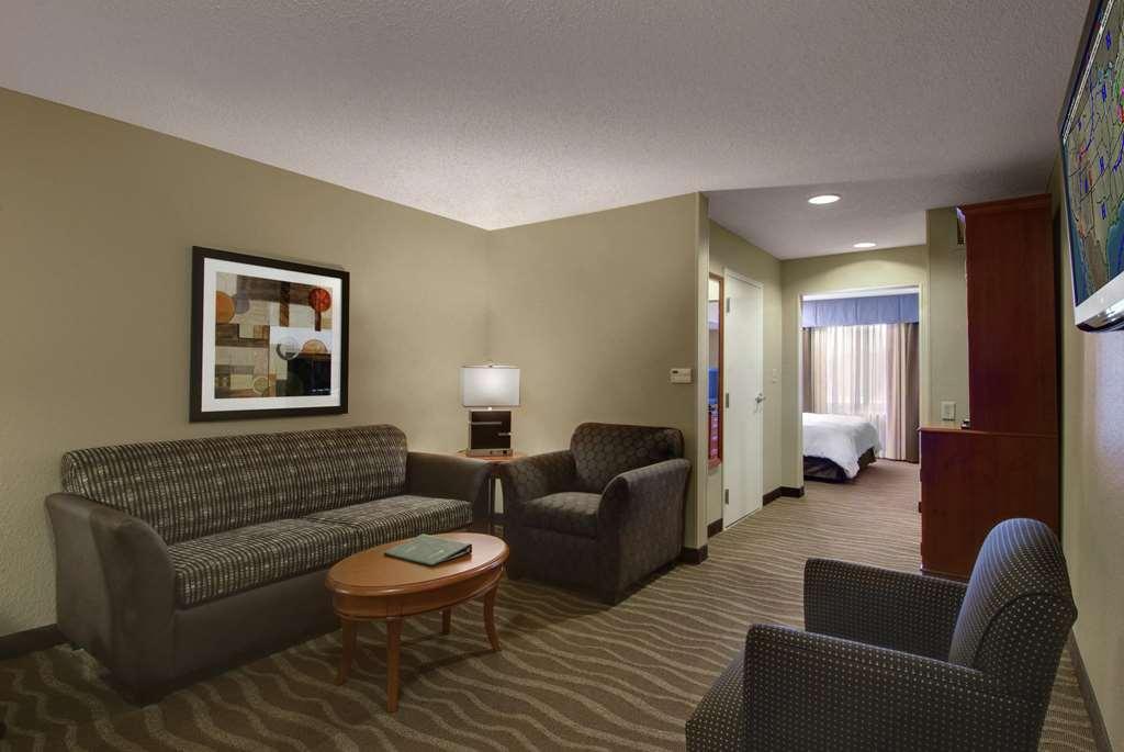 Hilton Garden Inn Minneapolis Maple Grove Room photo